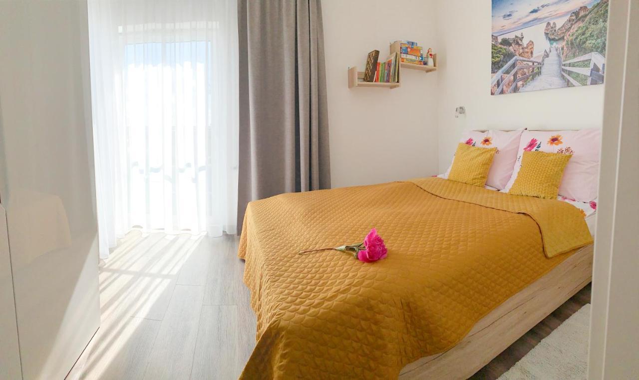 Apartament Livia Sianozety Buitenkant foto